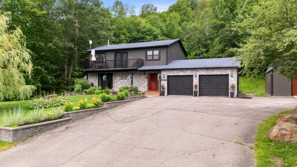 587, Ch. du Lac-Morency, Saint-Hippolyte